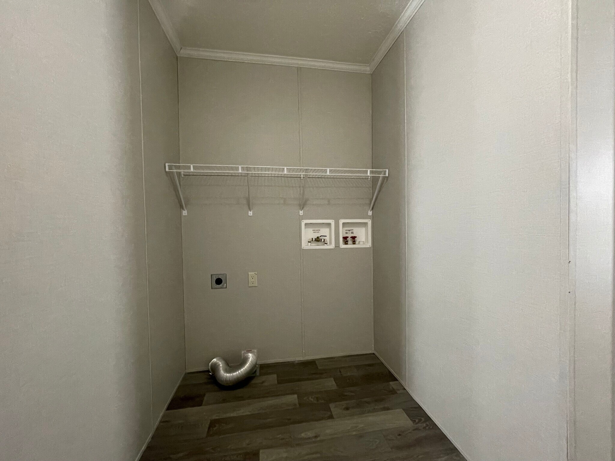 Building Photo - 16185 Notre Dame St