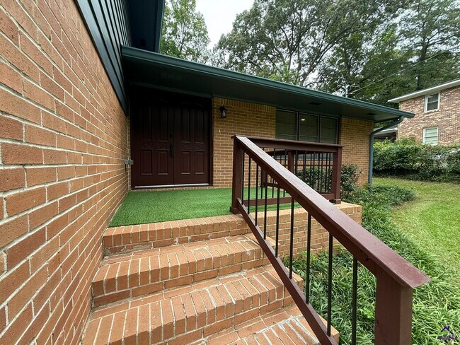 Building Photo - 319 Ashby Way