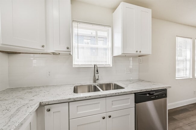 Building Photo - 102 Avenue D