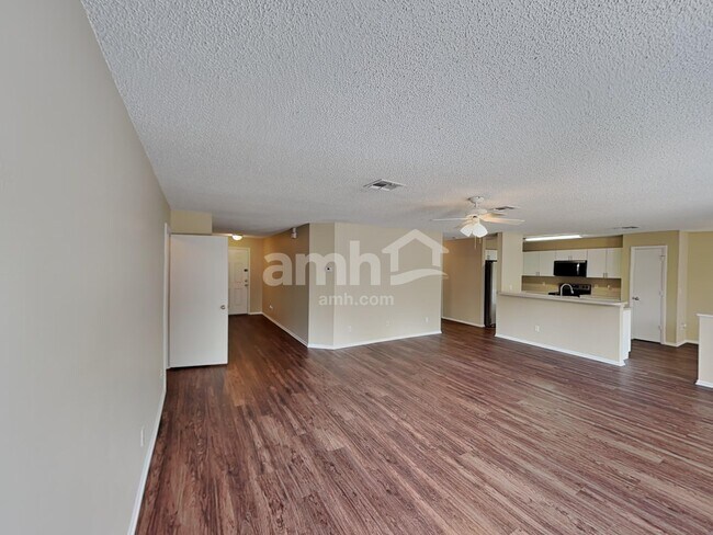 Building Photo - 795 Skyridge Rd