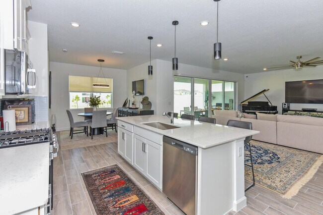 Building Photo - 1525 Stockbridge St