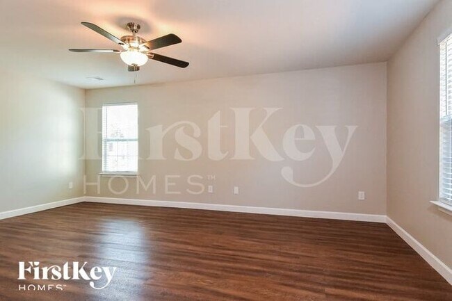 Building Photo - 6431 Bentbrush St