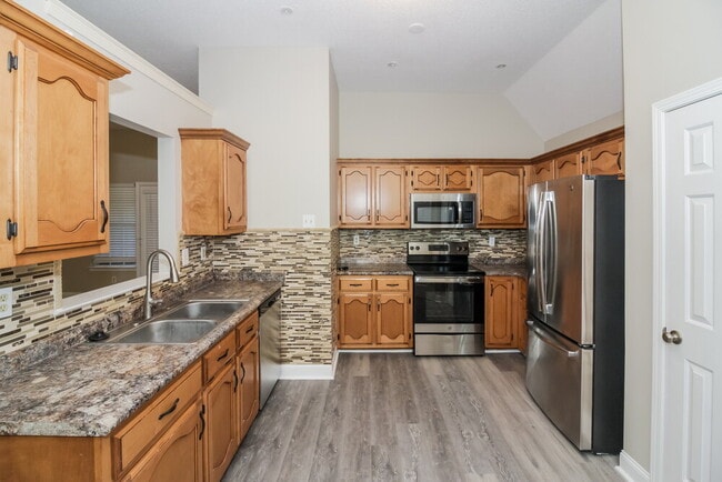 Building Photo - 8457 Regal Bend Dr