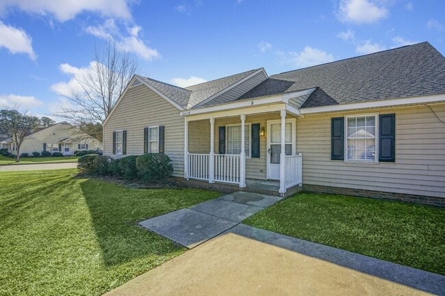 Building Photo - 3418 Pear Tree Court Unit B