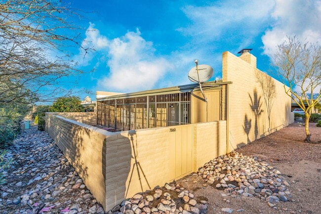 Building Photo - 7860 E Baker St