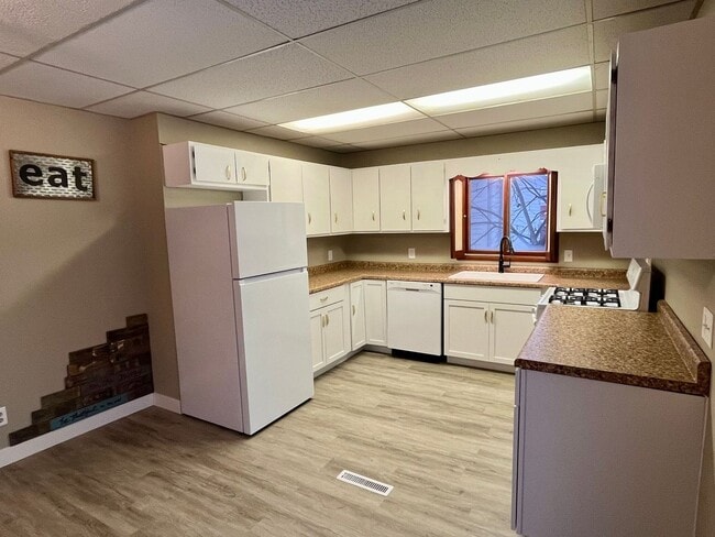 Building Photo - 4 Bed 2 Bath Single Family Home in Wausau
