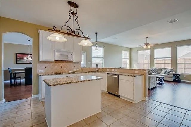 Kitchen - 2929 Aurora Mist Dr