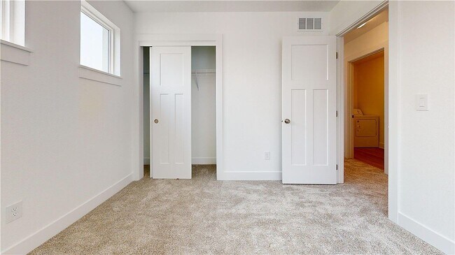 Building Photo - 720 SE Booth Ave