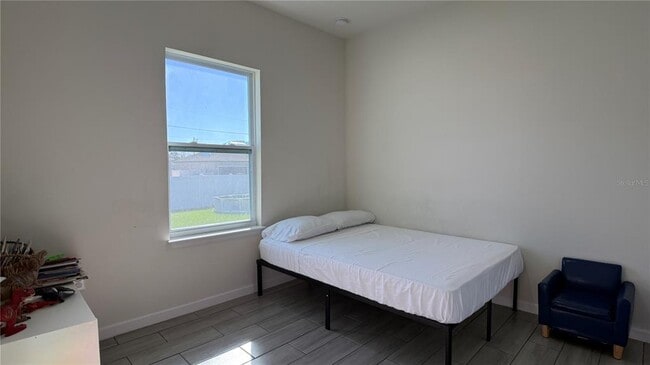 Building Photo - 2129 Hibiscus Pl