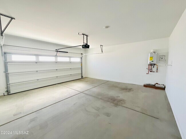 Building Photo - 12815 E Russo Dr