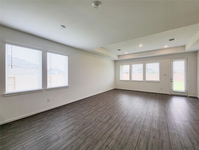 Building Photo - 21627 Royal Jett Dr