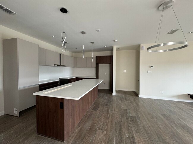 Building Photo - 210 Veracruz Dr