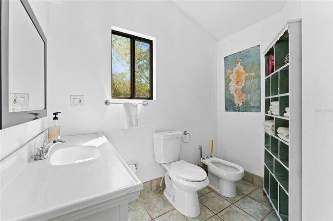 Building Photo - 515 Crystal Beach Ave