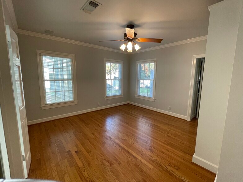 Primary bedroom - 1500 Preston Ave