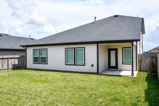 Building Photo - 30030 Gallatin River Ln