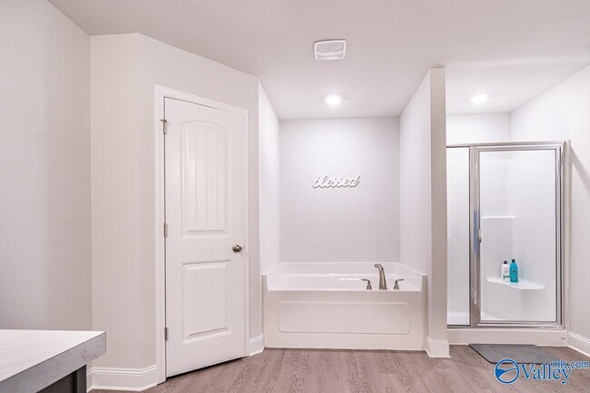 Building Photo - 176 Tybee Dr