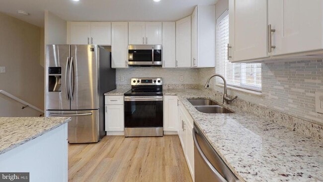 Building Photo - 8465 Yellow Leaf Ct