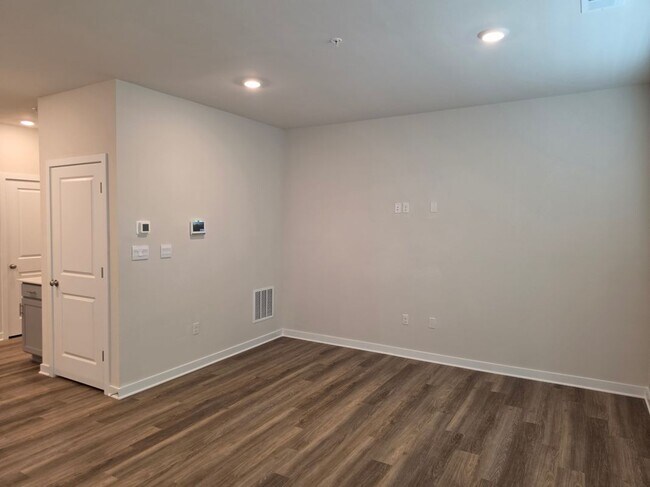 Building Photo - 1745 Lawder Cir