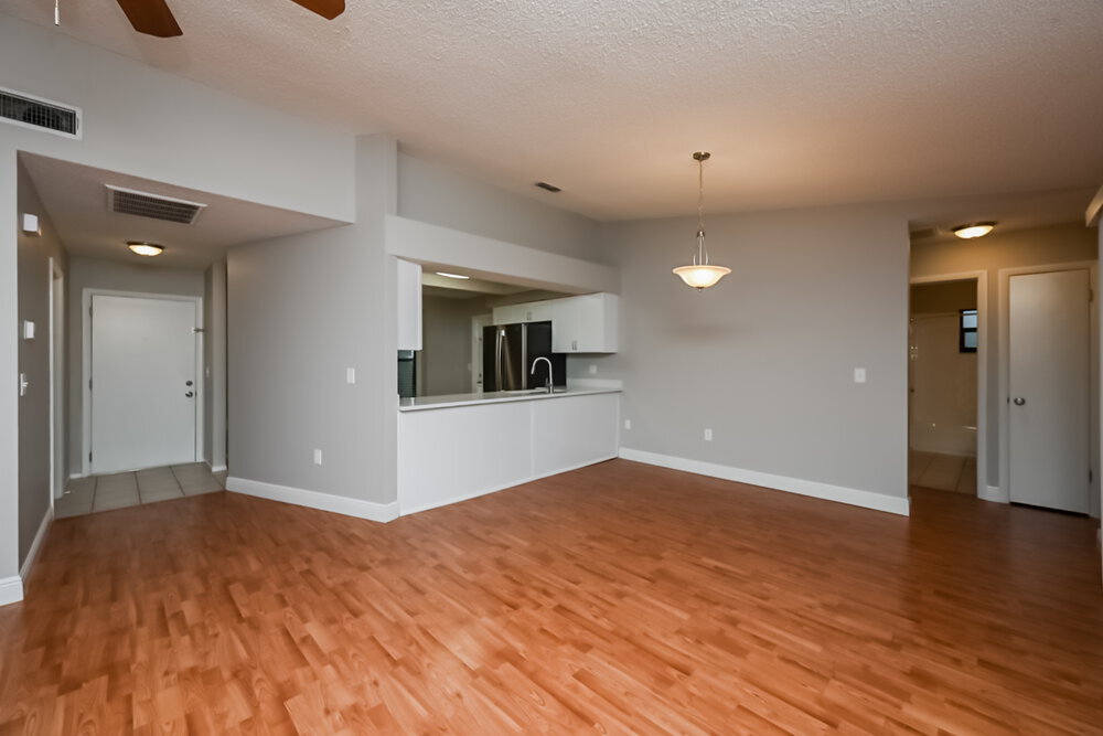 Building Photo - 9136 Lometa Ln