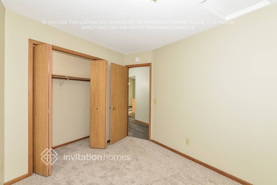 Building Photo - 3746 Hamlet Ave N