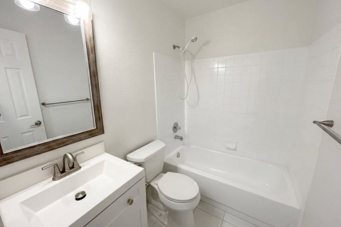 Building Photo - 12117 Monaco Dr