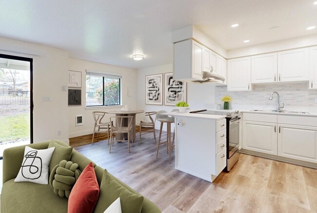 Building Photo - Tualatin Heights