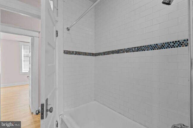 Building Photo - 2806 Ashland Ave