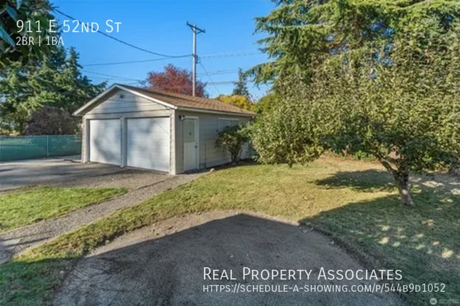 Building Photo - 911 E 52nd St