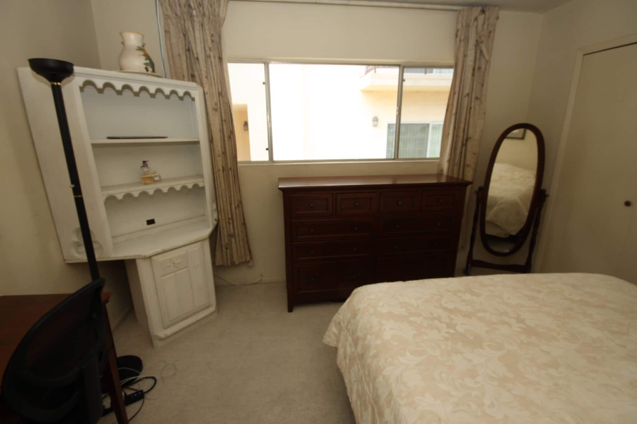 Middle BedRoom - 11061 Missouri Ave