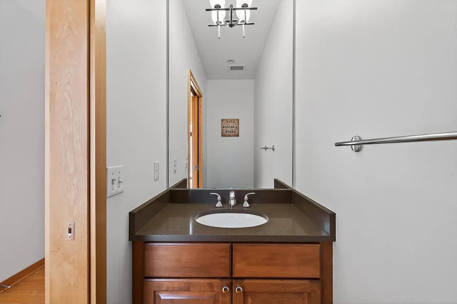 Building Photo - 3104 W Lake St