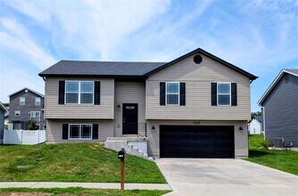 Building Photo - 1117 Baseball Dr