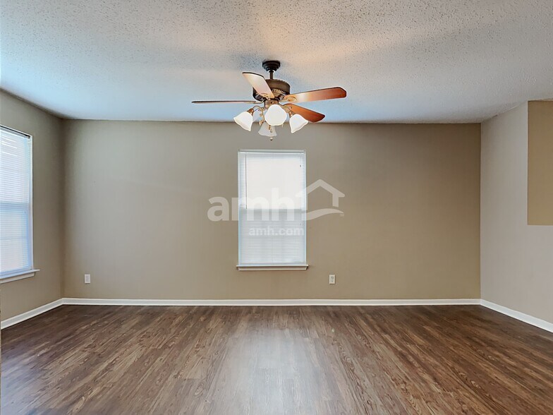 Building Photo - 5601 Skipping Stone Dr