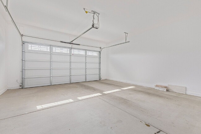 Building Photo - 20108 W Montecito Ave