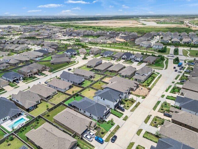 Building Photo - 21143 Austin Chalk Dr
