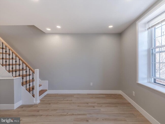 Building Photo - 672 N 19th St