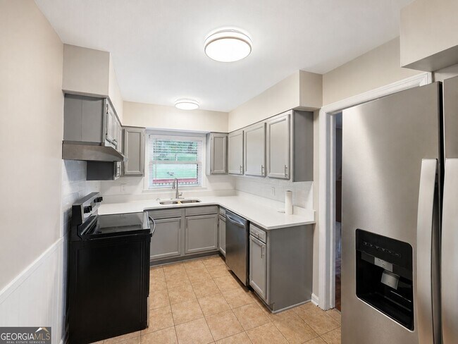 Building Photo - 2928 Belleau Ln SE