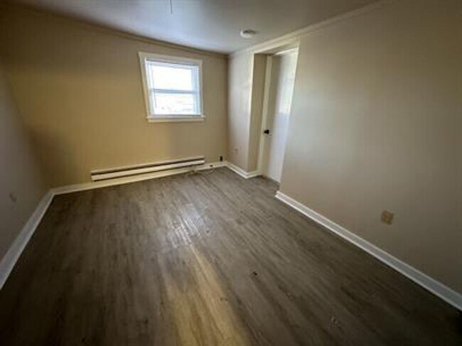 Building Photo - 25 Conestoga St