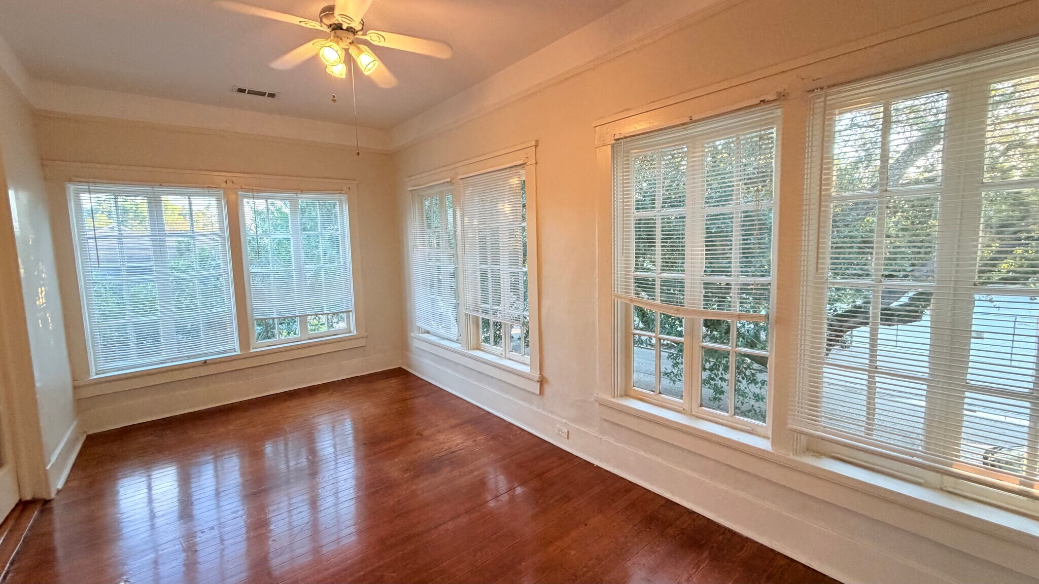 Sunroom connected to bedroom #3 - 2037 Joseph St