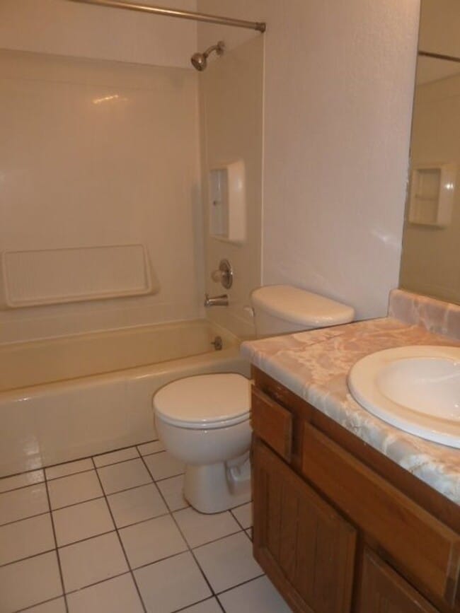 Building Photo - Single Level Home in McKinelyville- Dog Fr...
