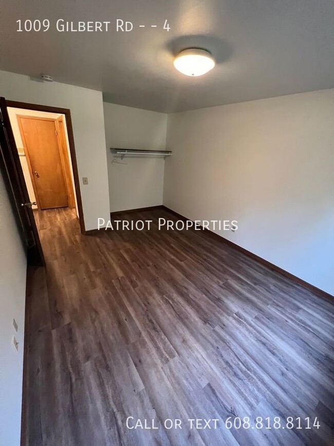 Building Photo - 1 bed/1 bath apartment in Madison, WI!