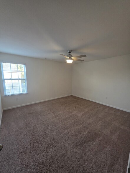 Building Photo - 536 Botanical Ct