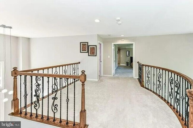 Building Photo - 1088 Safa St