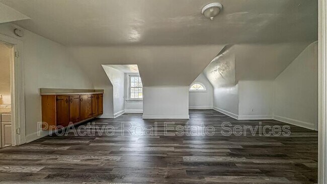 Building Photo - 3811 Chatham Cir