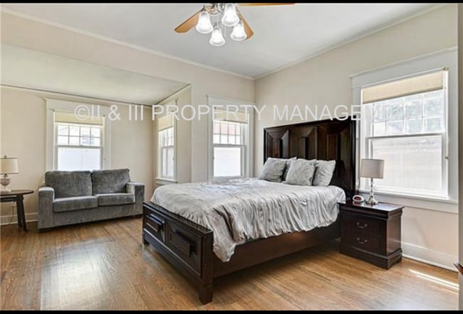 Building Photo - 11 E 57th Terrace