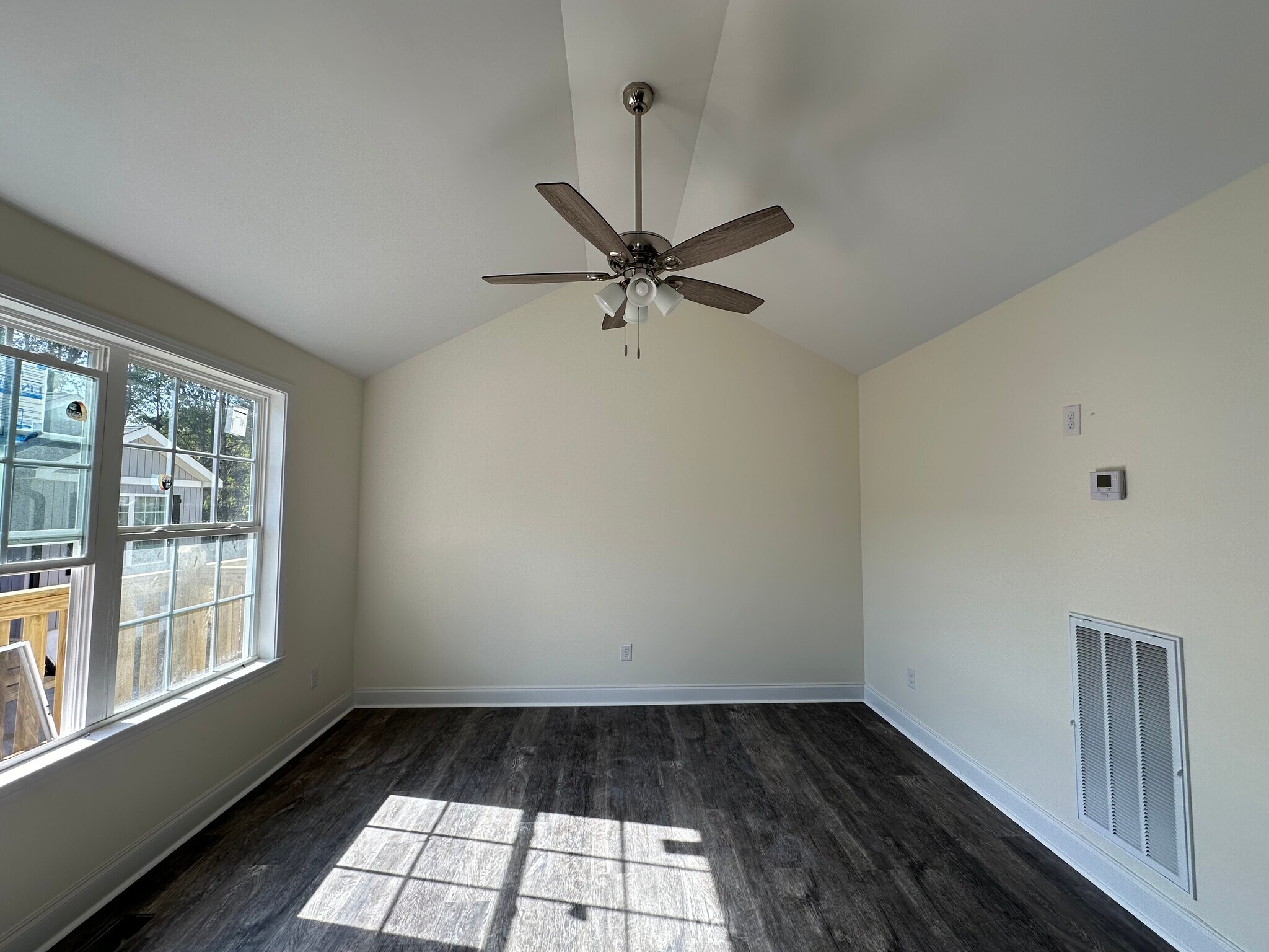 Building Photo - 1692 Walton St