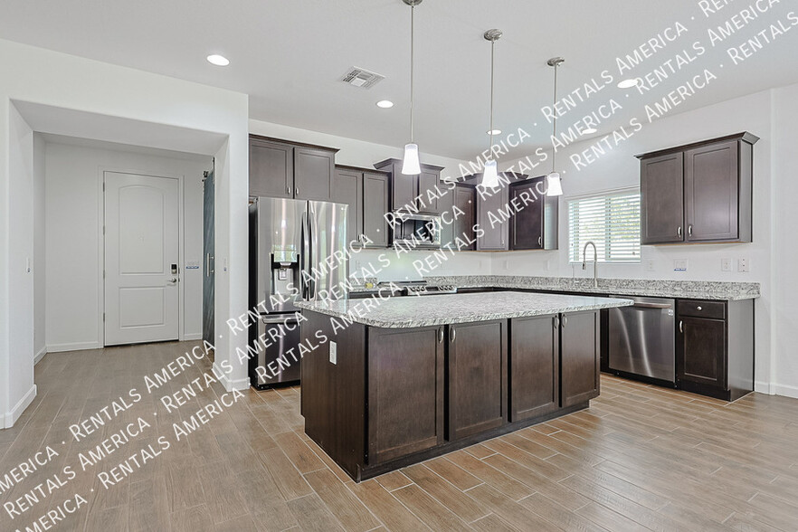 Building Photo - 13607 W Briles Rd