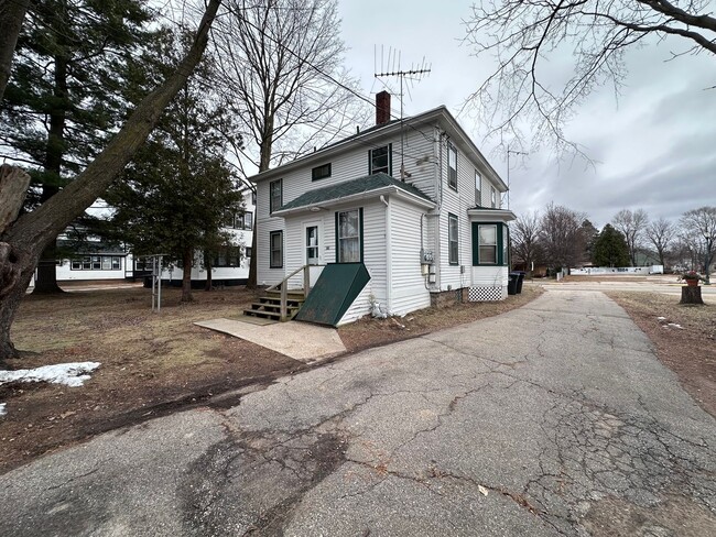 Building Photo - 339 S Main St