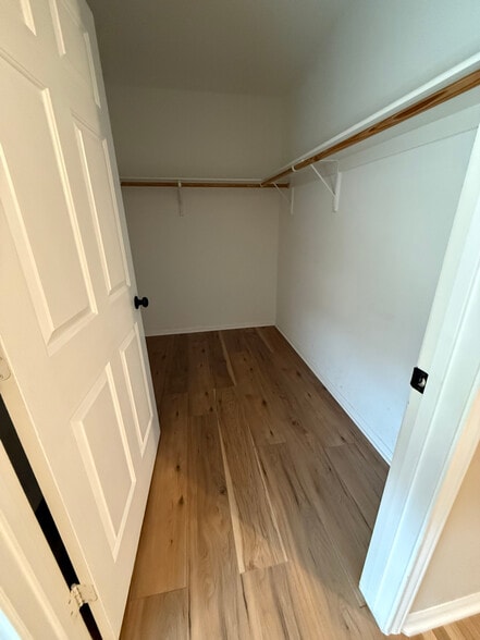 Building Photo - 112 S Madison Ave