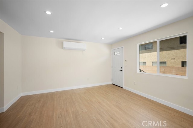 Building Photo - 1007 W Angeleno Ave