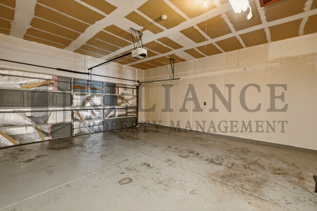 Building Photo - 7402 E 35th St N